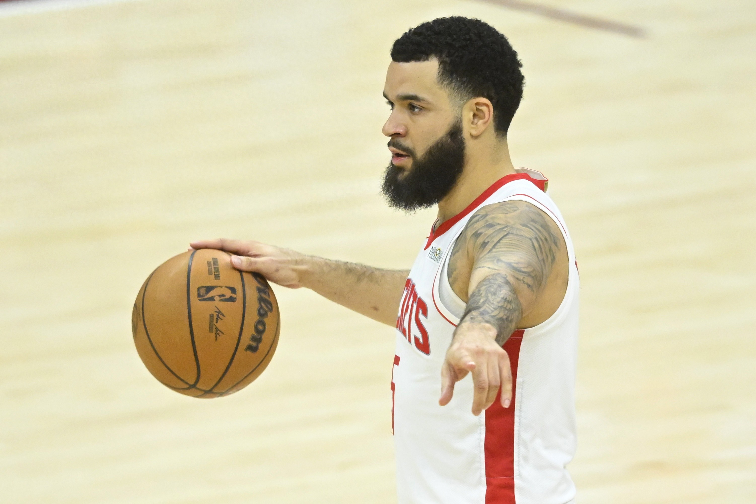 爱游戏官网-国际比赛日体能课后；休斯敦火箭伤情更新备战亚冠；赛场秩序良好；数据趋势出现新变化(关注技能赛场战况)