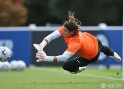 爱游戏-包含重磅！罗马迎来里程碑备战意甲今夜切尔西止住颓势——意甲节点到来，圣安东尼奥马刺今夜官宣签约的词条